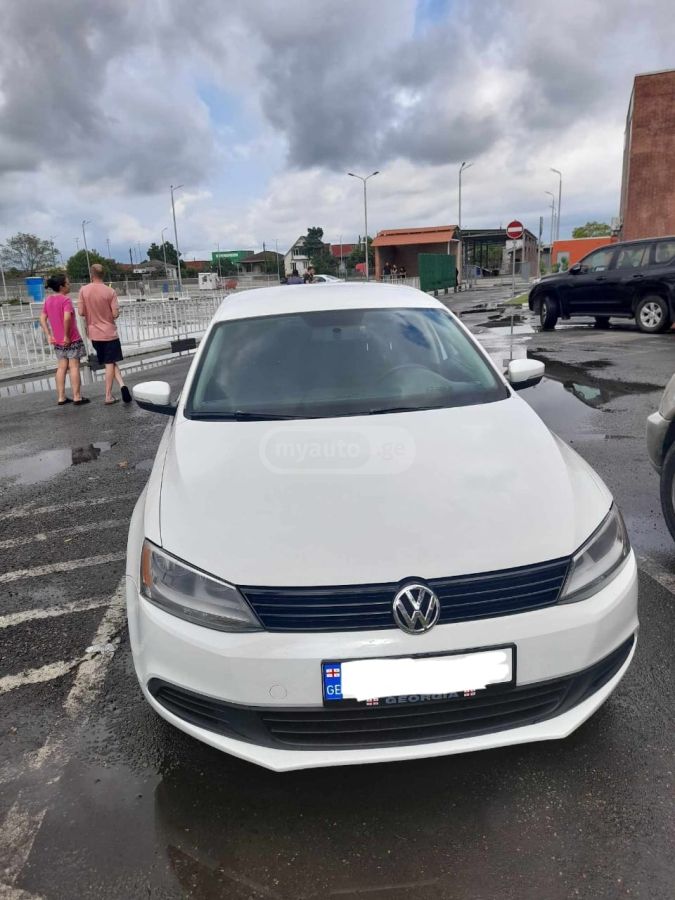 Volkswagen Jetta 2014 — photo 2