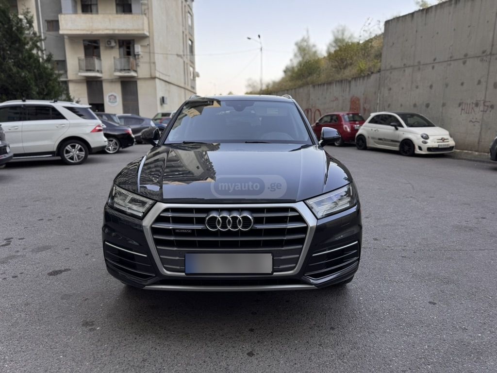 Audi Q5 2018 — photo 2
