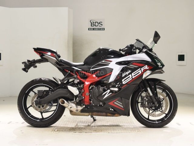 Kawasaki Ninja ZX-25R 2021 — photo 2
