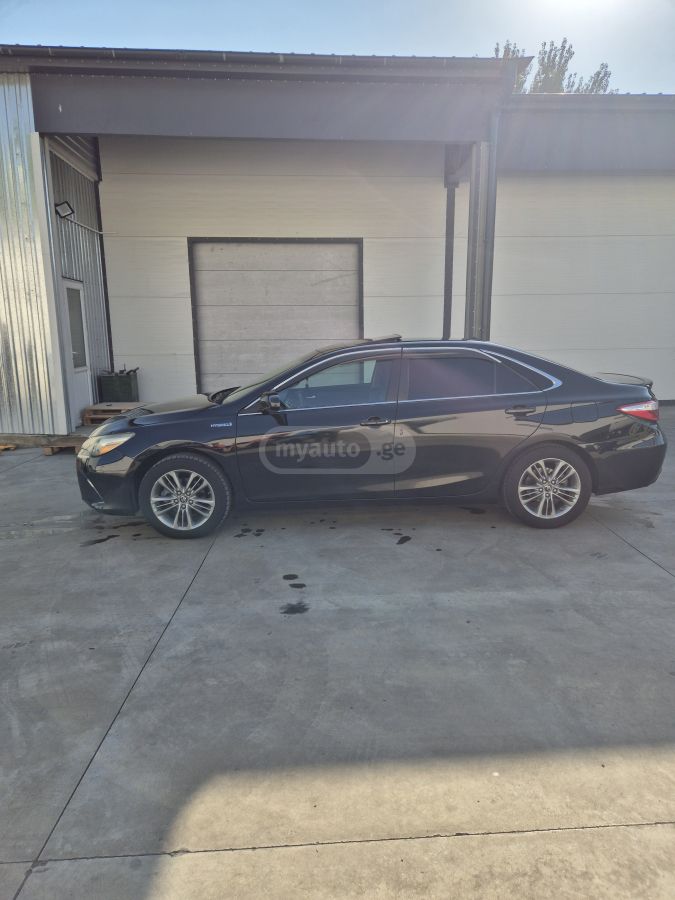 Toyota Camry 2016 — photo 2