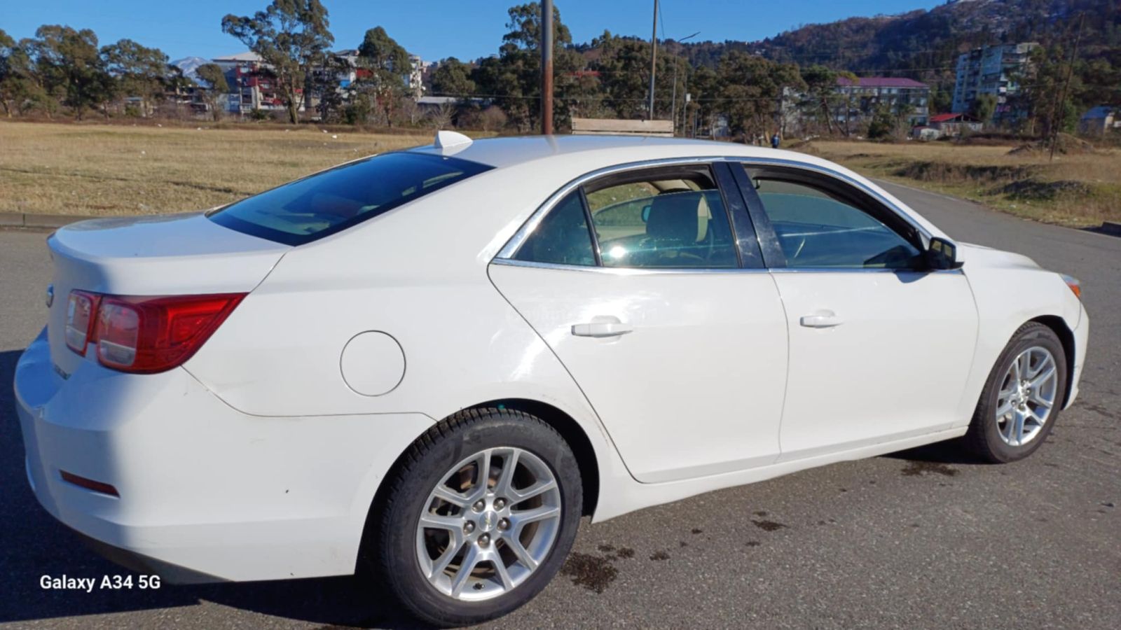 Chevrolet Malibu 2012 — photo 2
