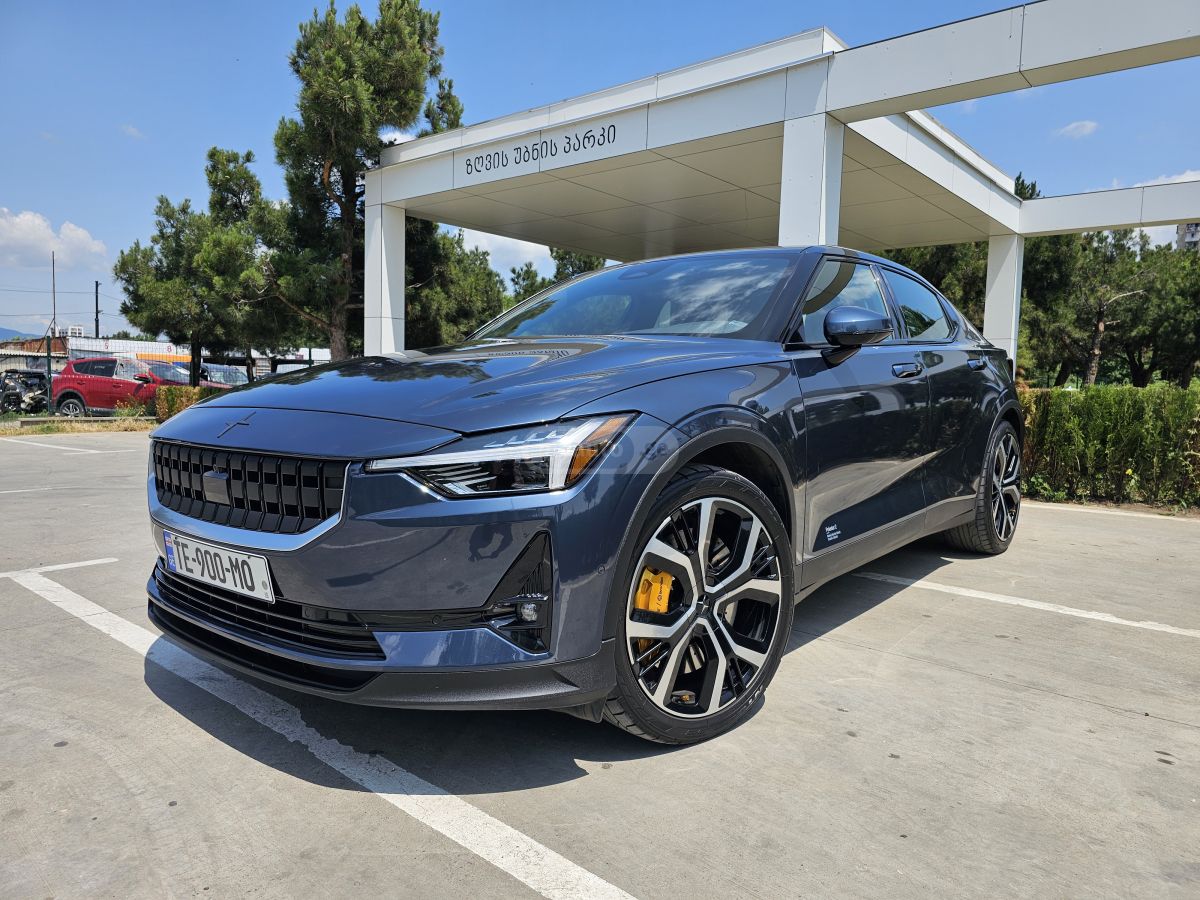 Polestar 2 2021 — photo 2