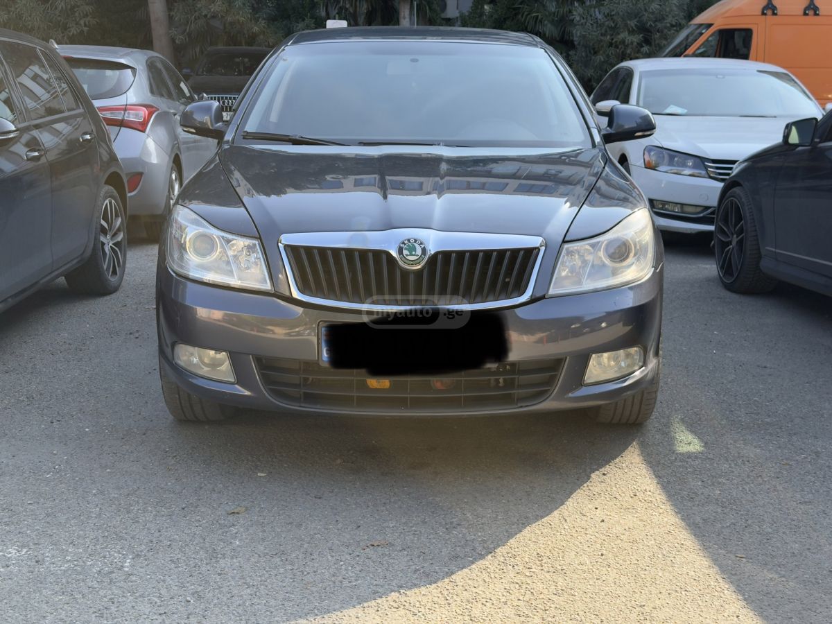Skoda Octavia 2012 — photo 2