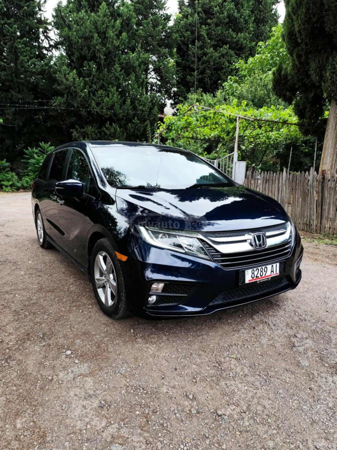 Honda Odyssey 2017 — photo 2