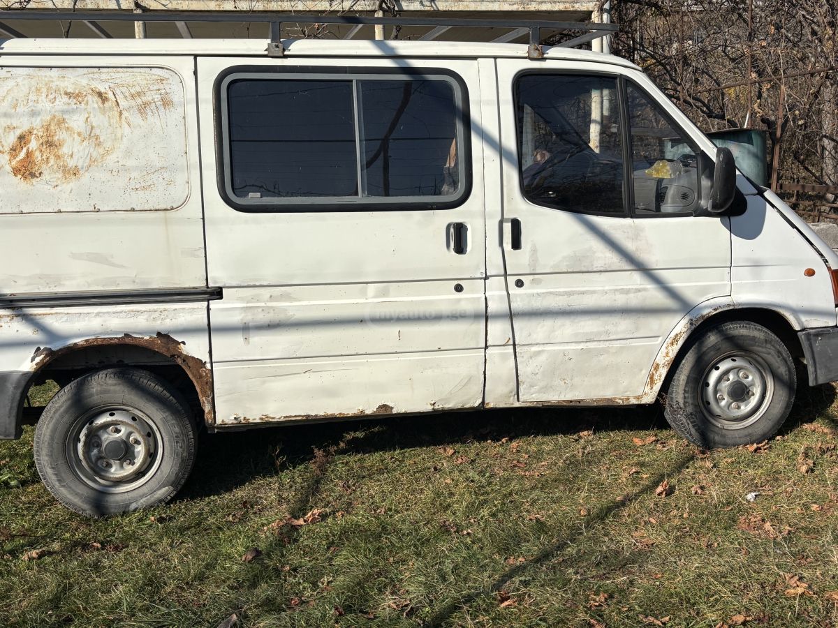 Ford Transit 1996 — photo 2