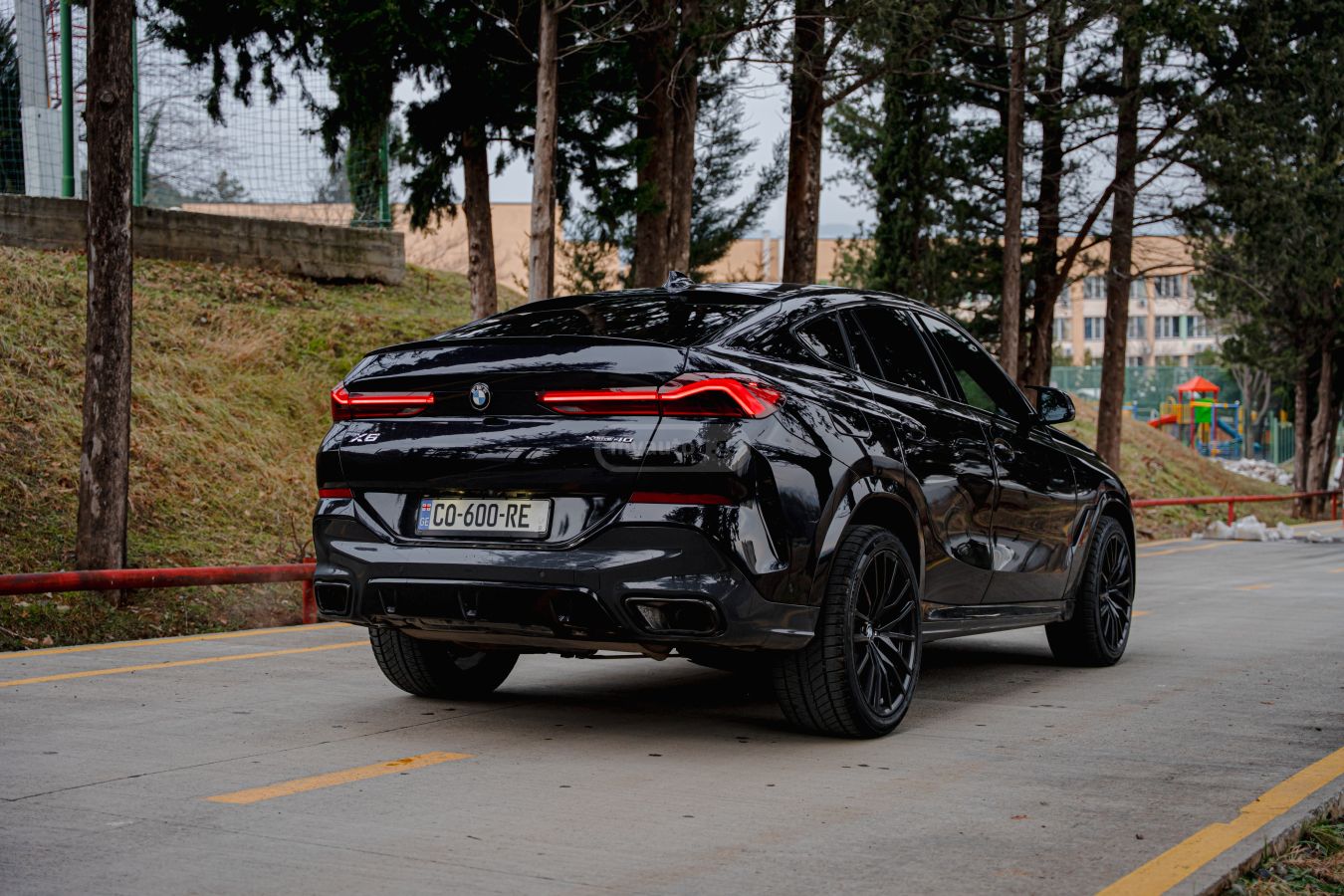 BMW X6 2021 — photo 2