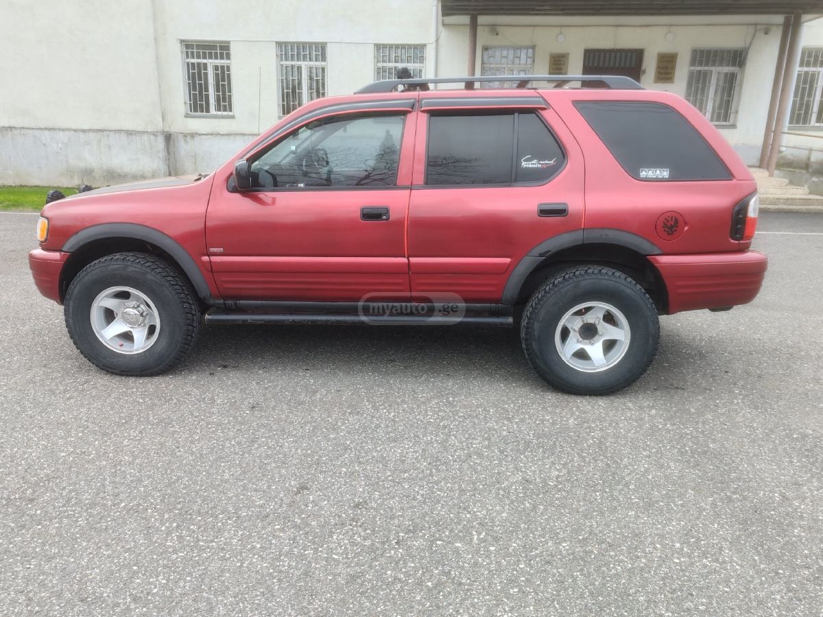 Isuzu Rodeo 2001 — photo 2