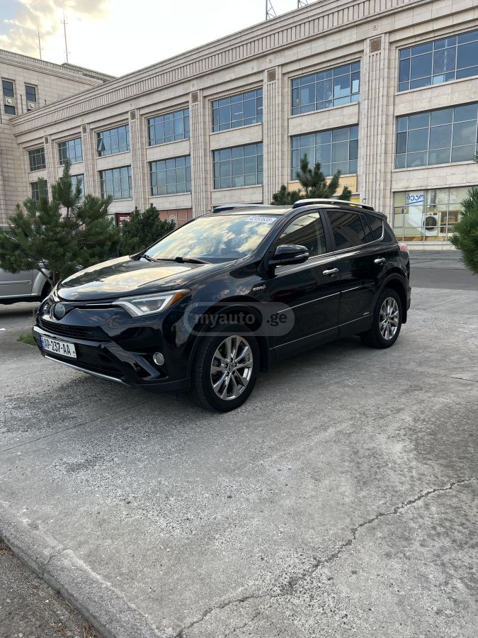 Toyota RAV4 2017 — photo 2