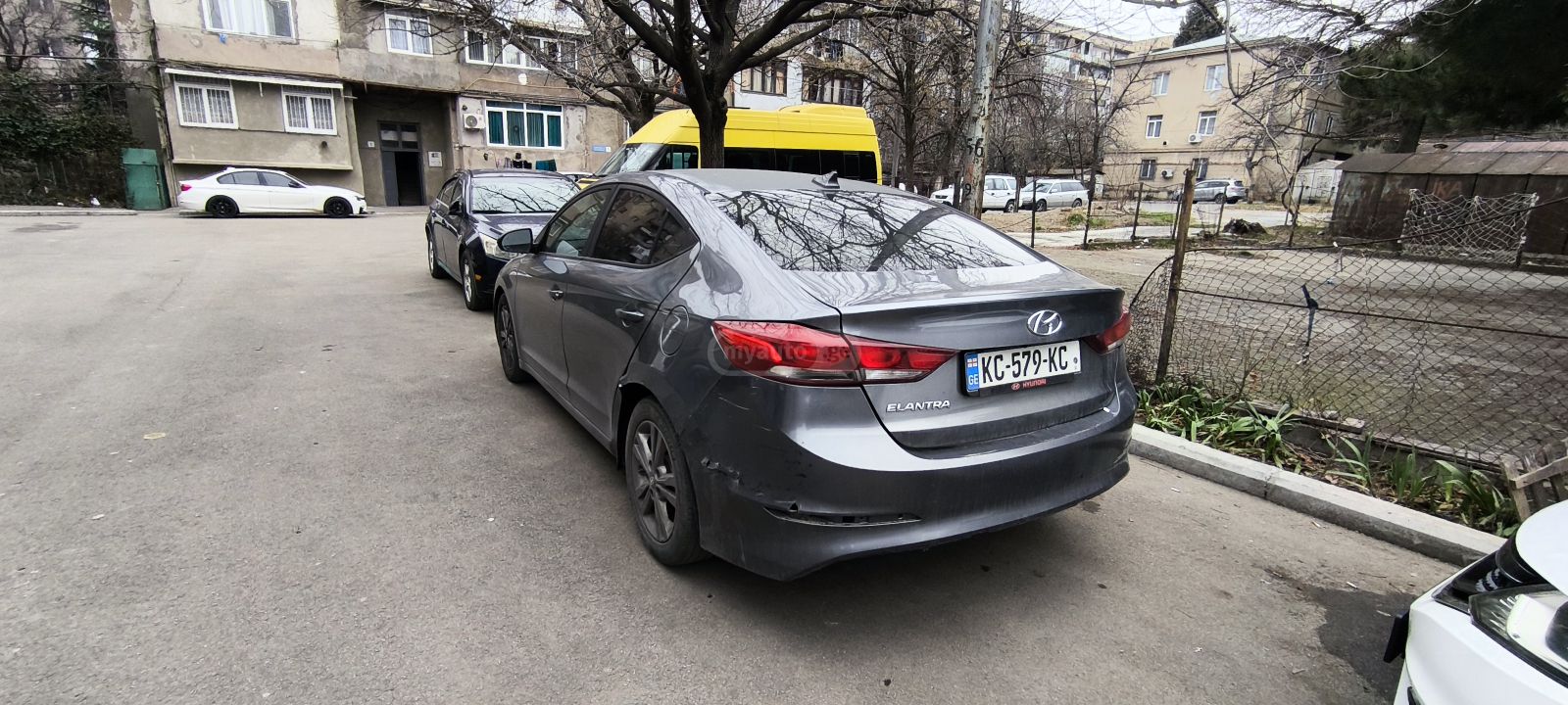 Hyundai Elantra 2017 — photo 2