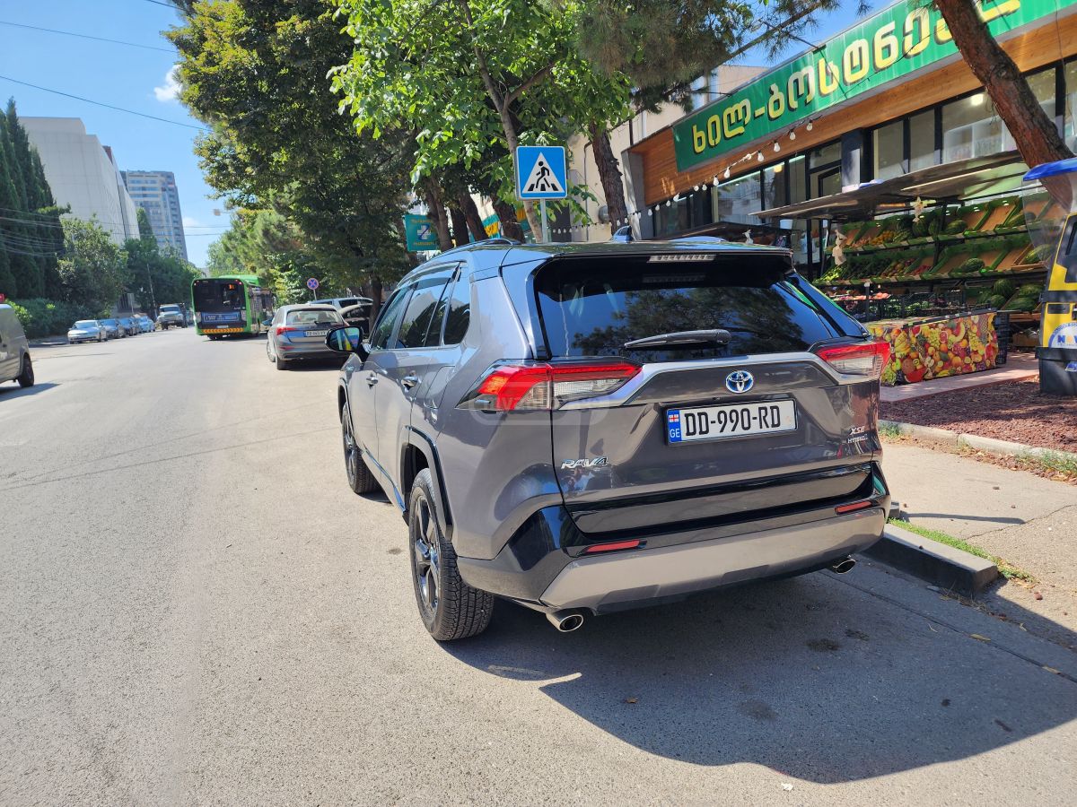 Toyota RAV4 2019 — photo 2