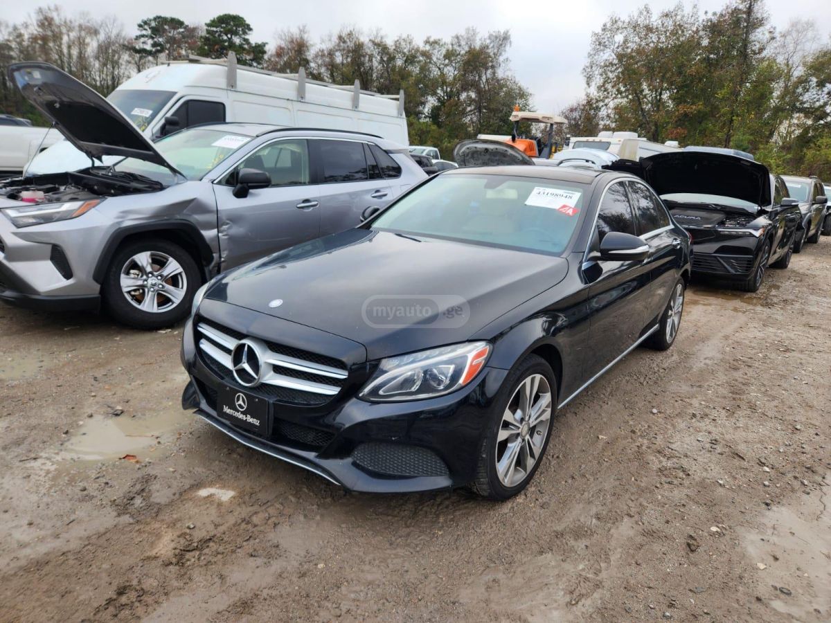 Mercedes-Benz C 300 2015 — photo 2