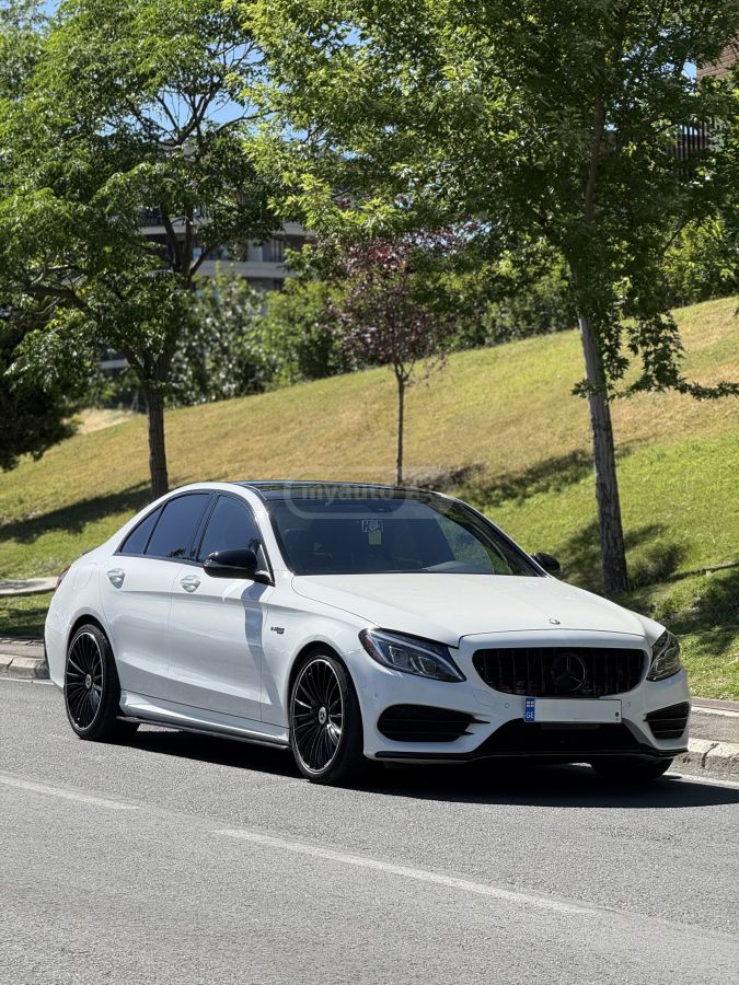 Mercedes-Benz C 43 AMG 2018 — photo 2