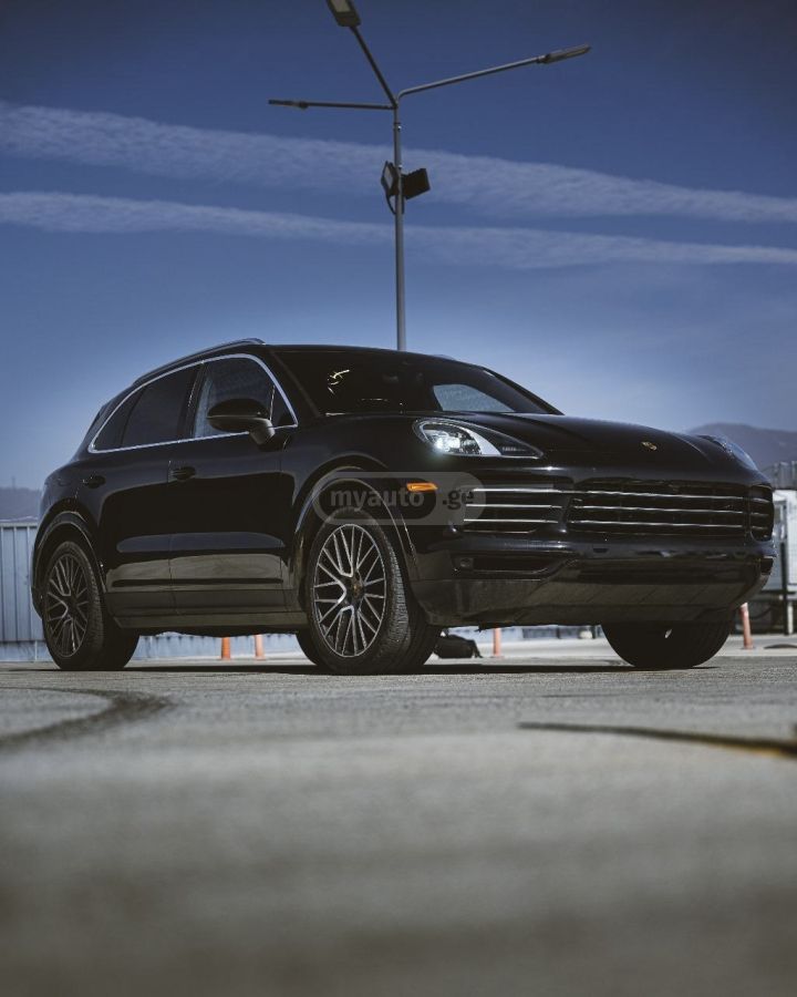 Porsche Cayenne 2022 — photo 2