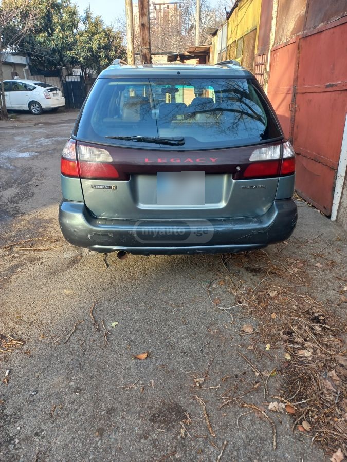 Subaru Legacy 2002 — photo 2