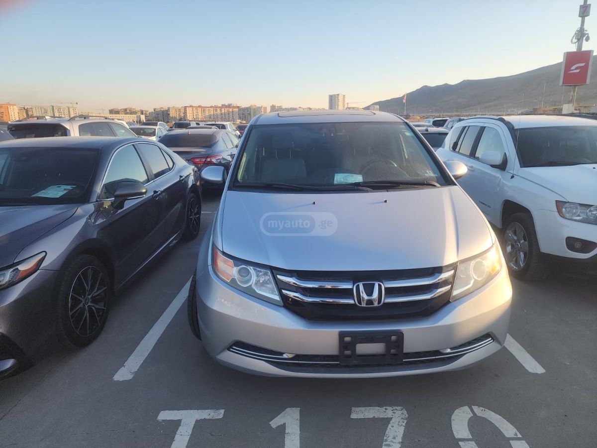Honda Odyssey 2014 — photo 2