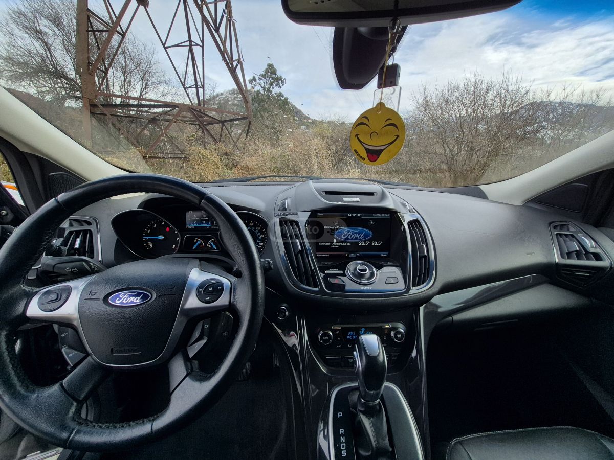 Ford Escape 2013 — photo 2