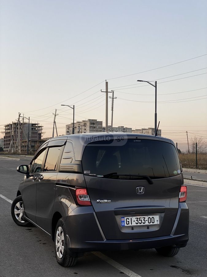 Honda Freed 2013 — photo 2