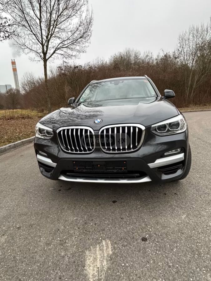 BMW X3 2019 — photo 2