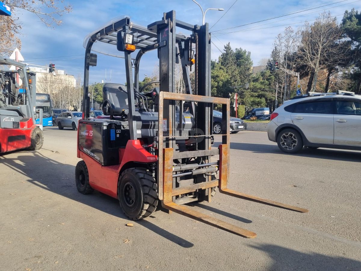 Mitsubishi Minicab-MiEV 2015 — photo 2