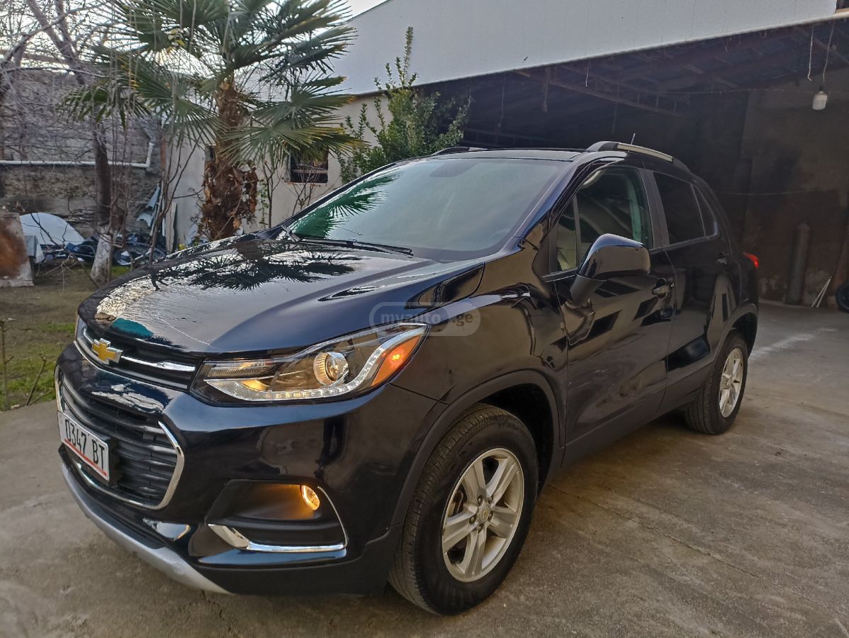 Chevrolet Trax 2022 — photo 2