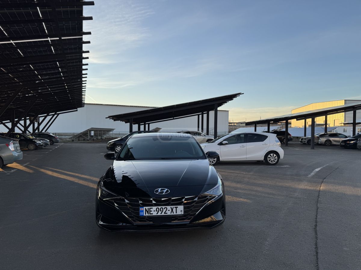 Hyundai Elantra 2023 — photo 2