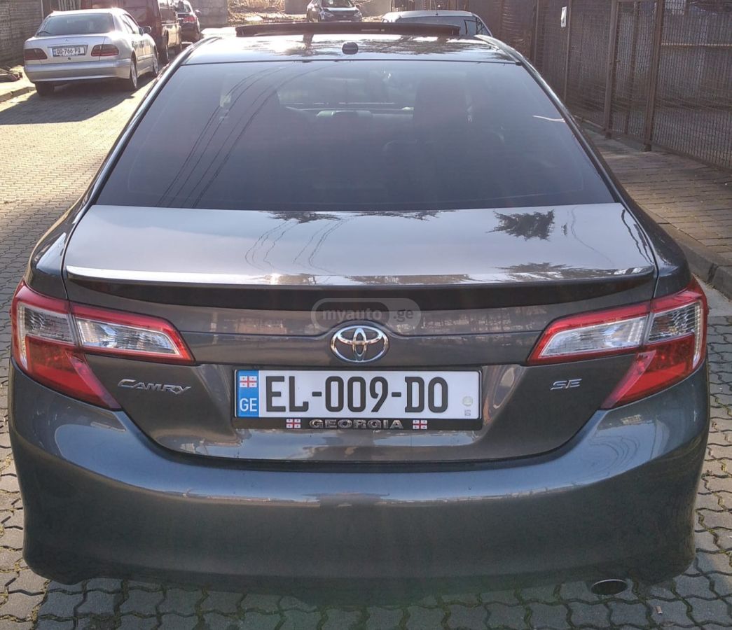 Toyota Camry 2014 — photo 2