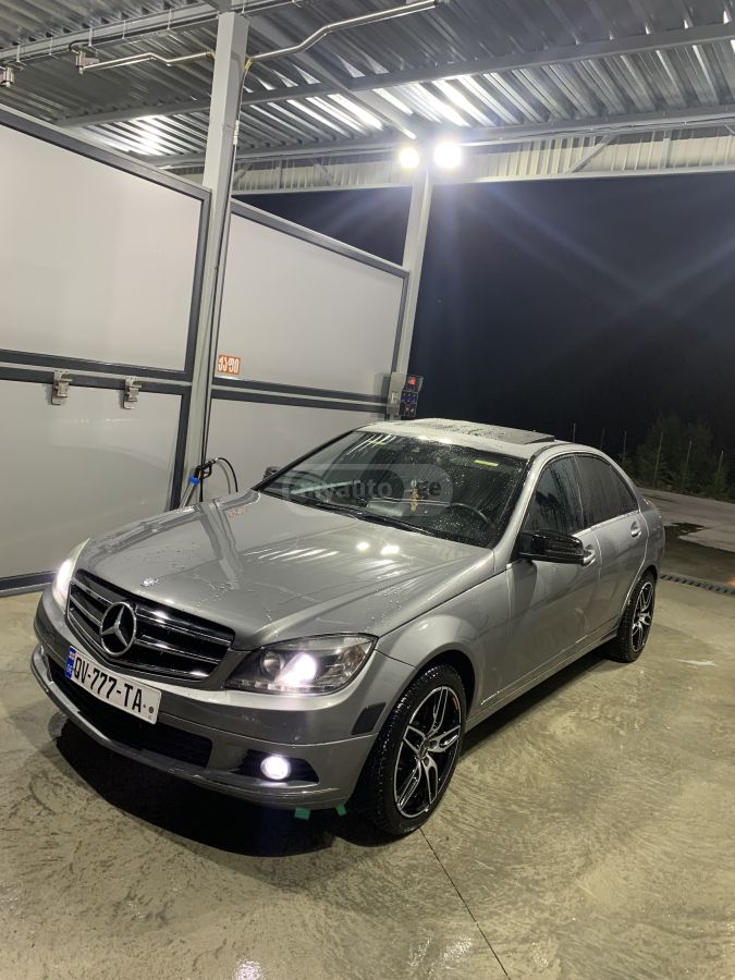 Mercedes-Benz C 300 2007 — photo 2