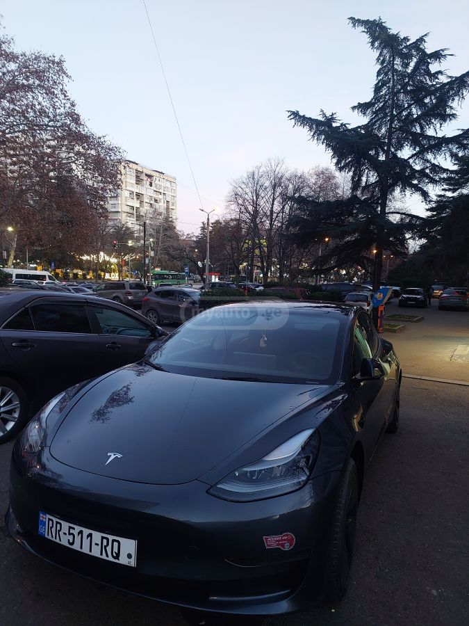 Tesla Model 3 2023 — photo 2