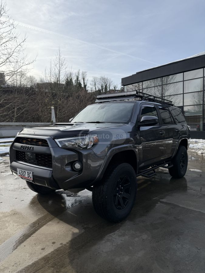 Toyota 4Runner 2020 — photo 2