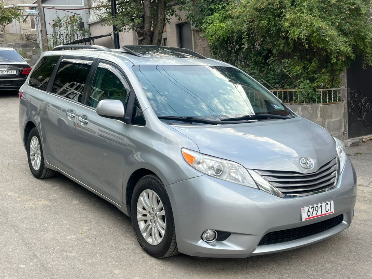 Toyota Sienna