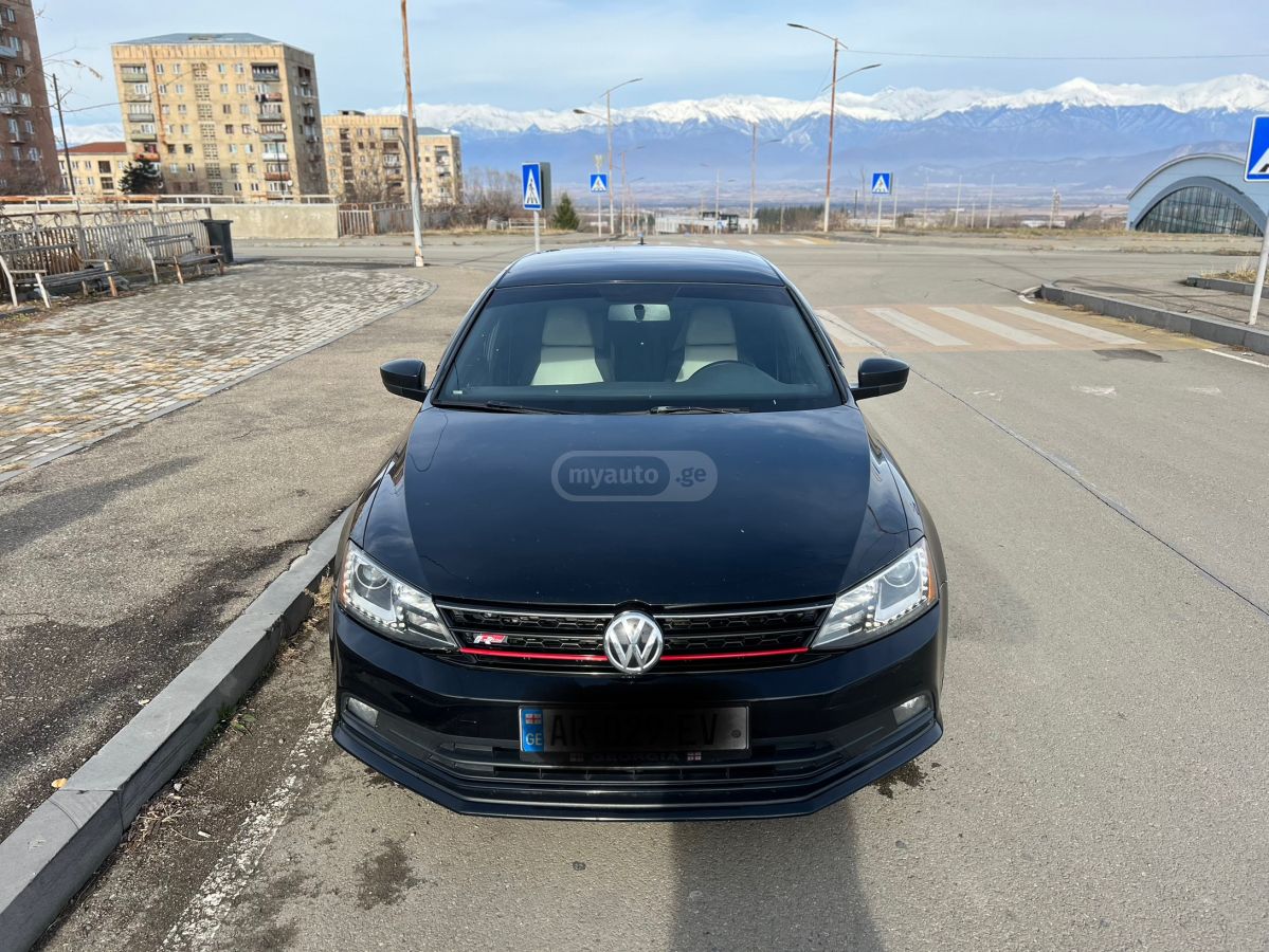 Volkswagen Jetta 2016 — photo 2