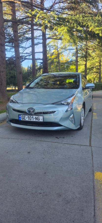 Toyota Prius 2018 — photo 2