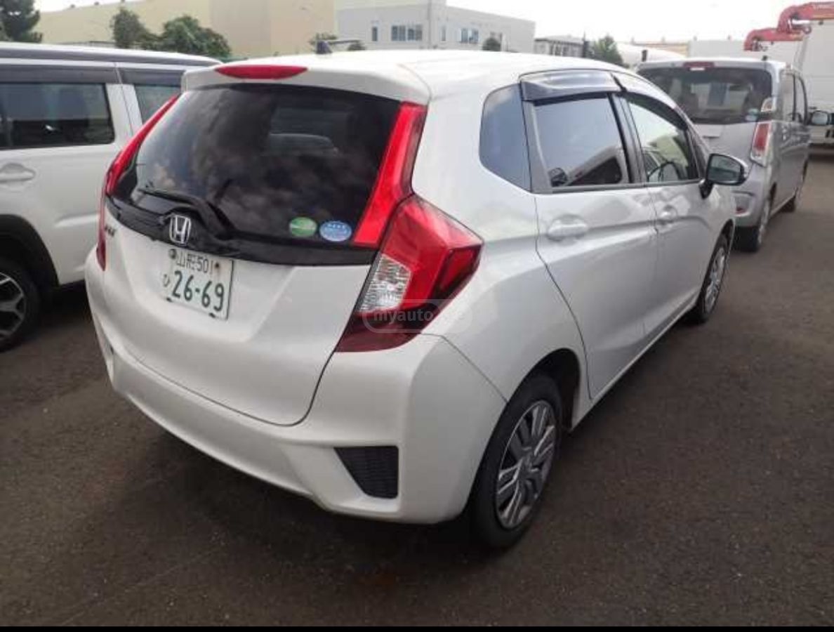 Honda Fit 2017 — photo 2