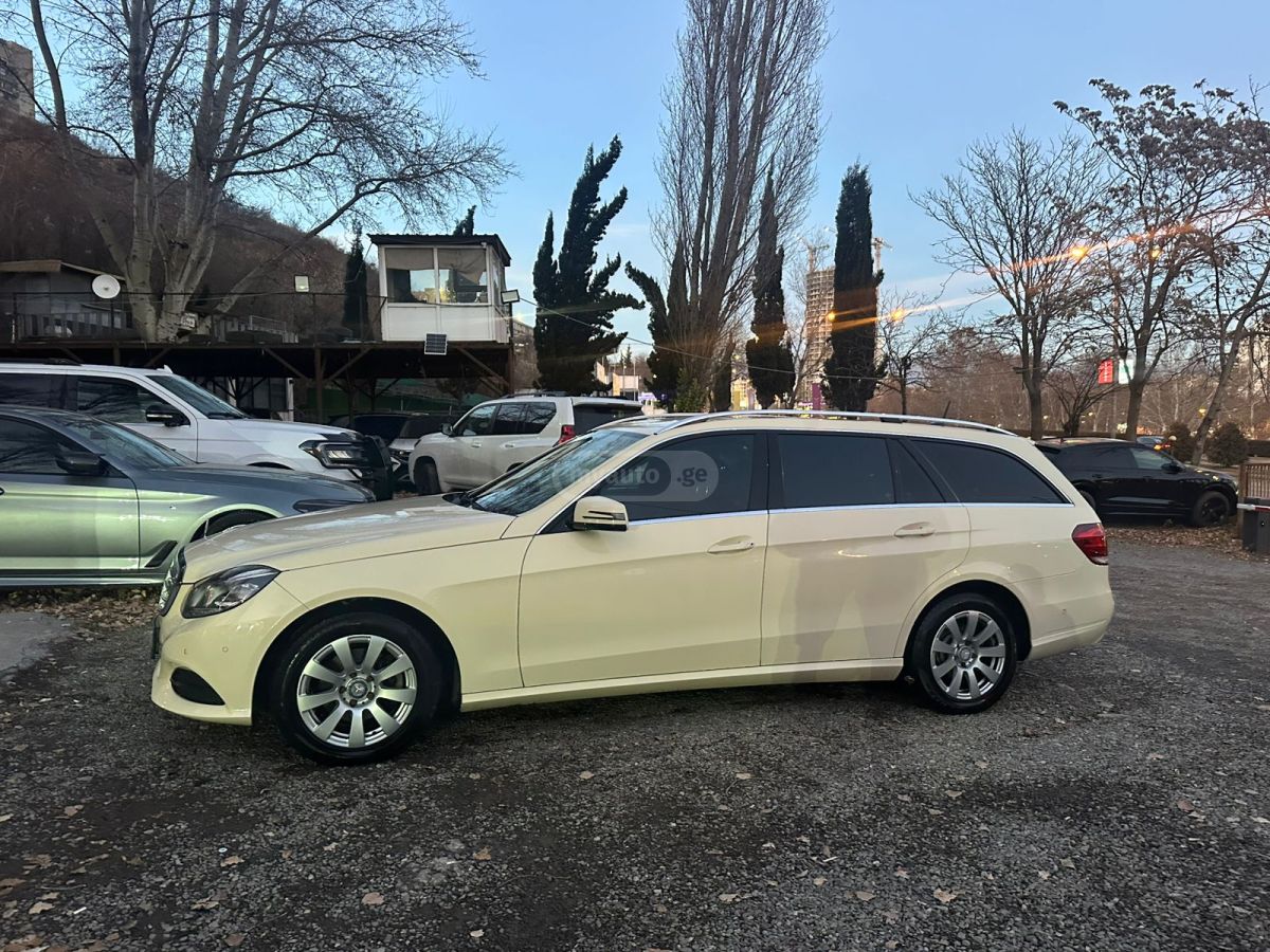 Mercedes-Benz E 200 2014 — photo 2
