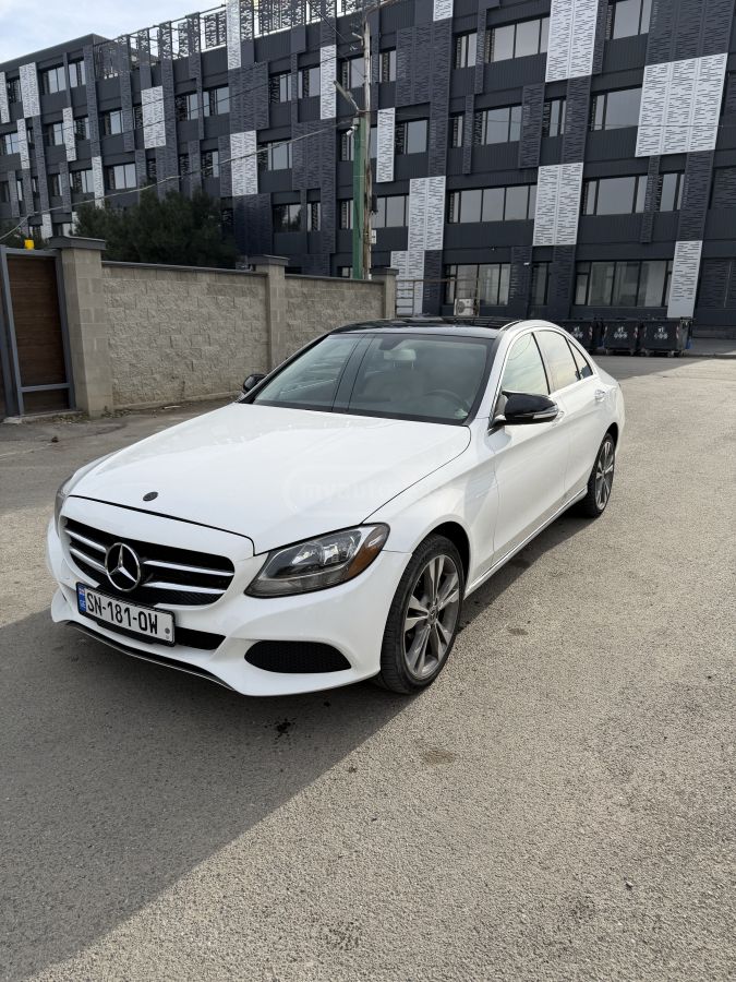 Mercedes-Benz C 300 2016 — photo 2