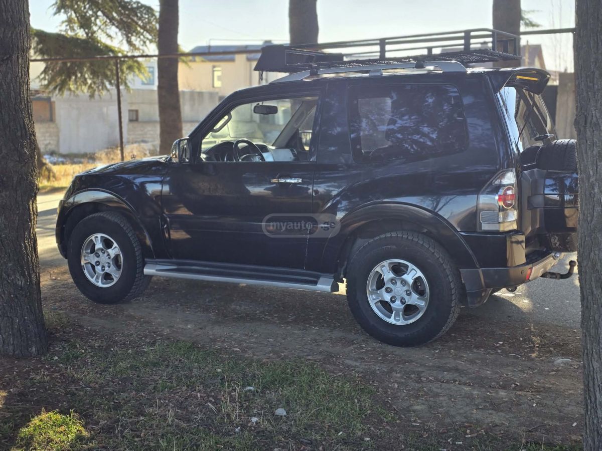 Mitsubishi Pajero 2008 — photo 2