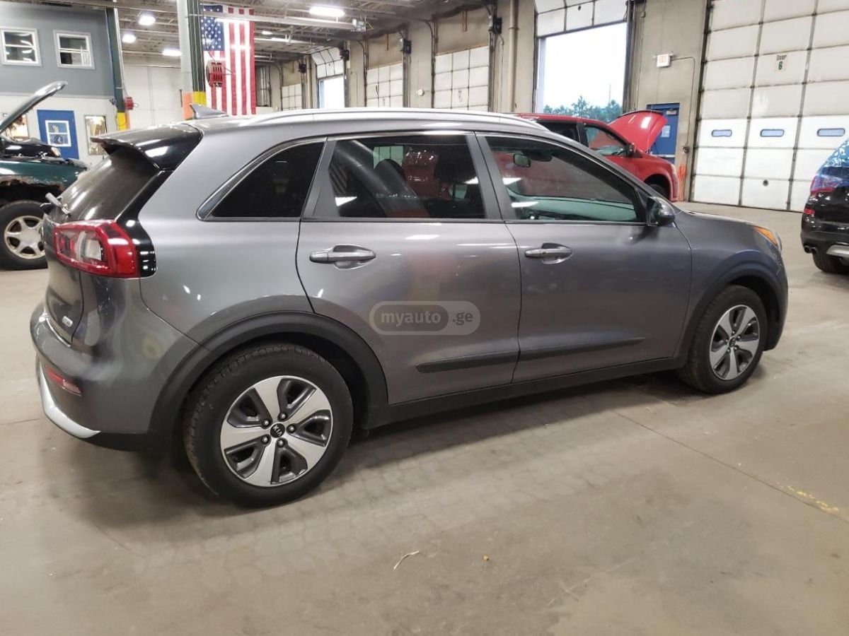 Kia Niro 2019 — photo 2