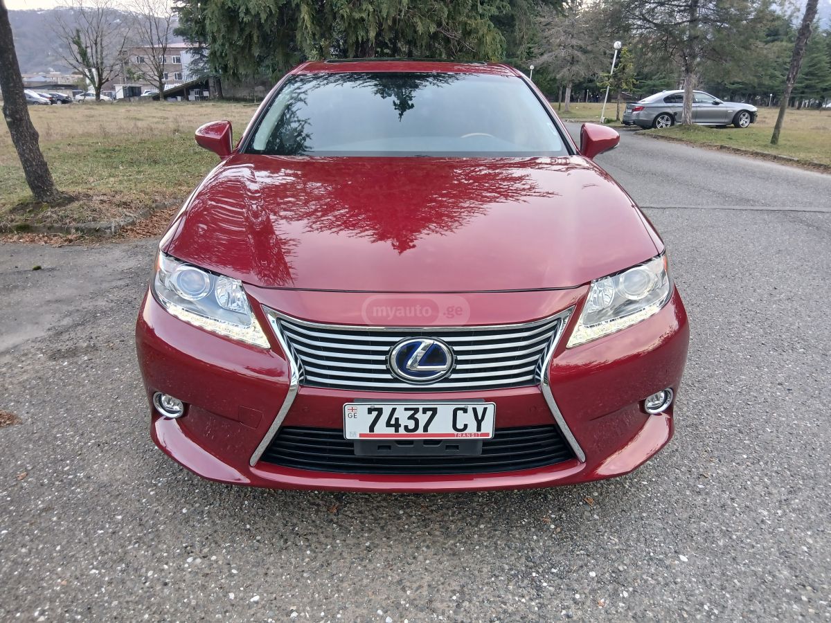 Lexus ES 300 2013 — photo 2