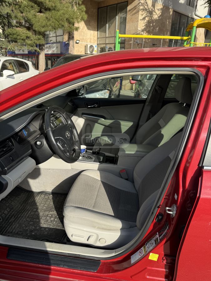 Toyota Camry 2012 — photo 2