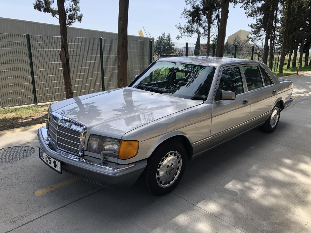 Mercedes-Benz S 560 1988 — photo 2