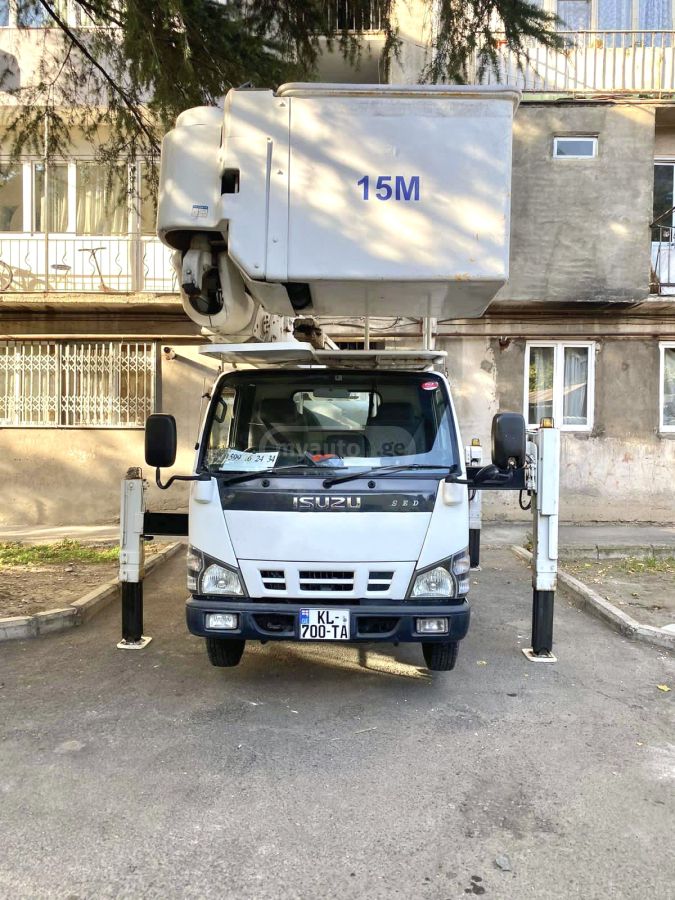 Isuzu Elf