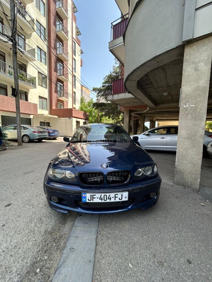 BMW 330