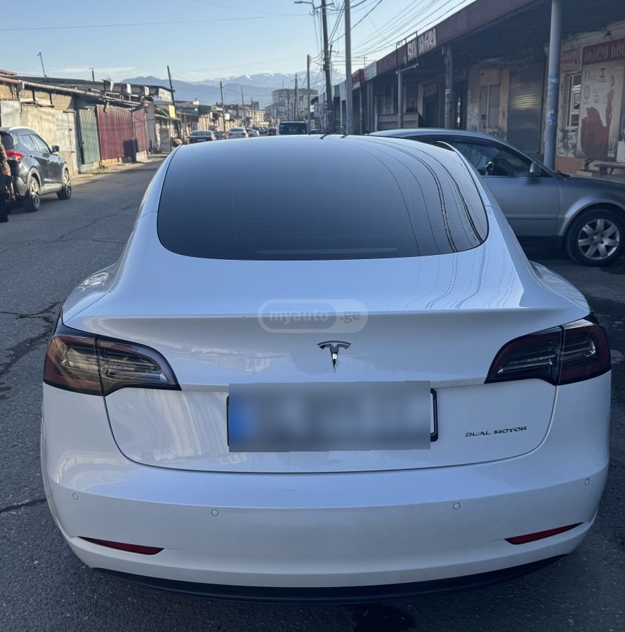 Tesla Model 3 2021 — photo 2