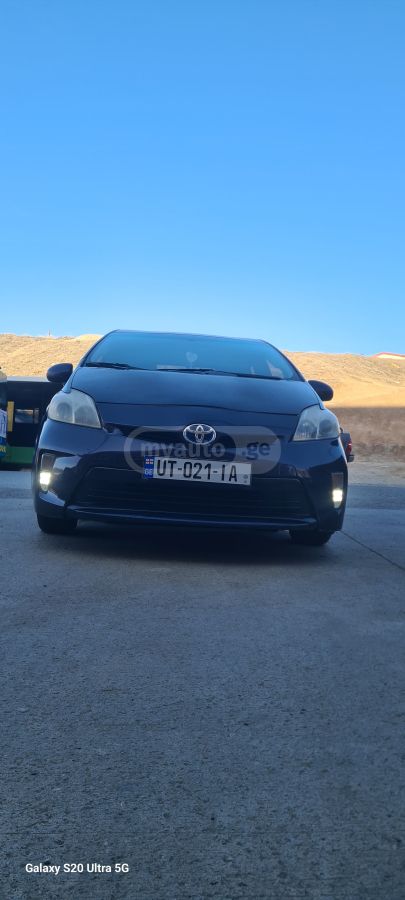 Toyota Prius 2014 — photo 2