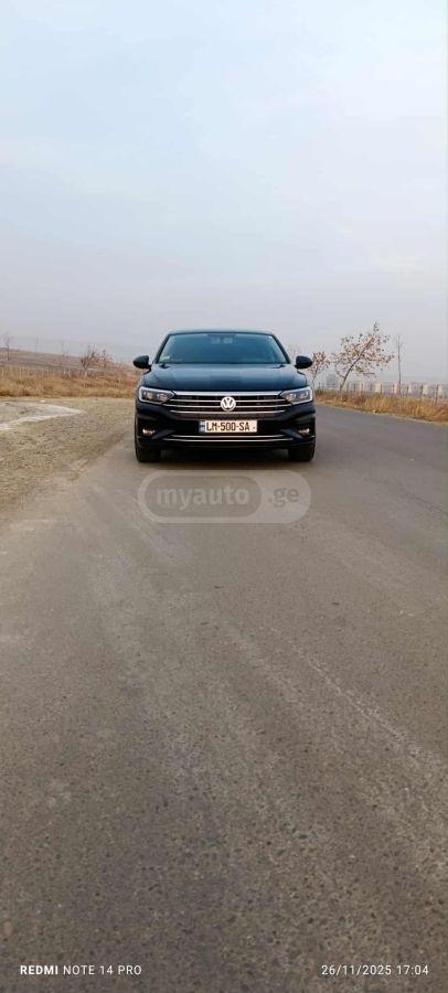 Volkswagen Jetta 2018 — photo 2