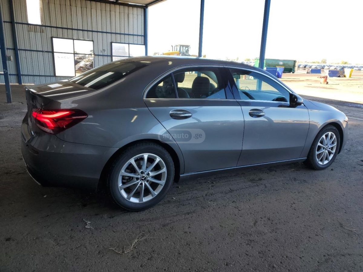 Mercedes-Benz A 220 2020 — photo 2