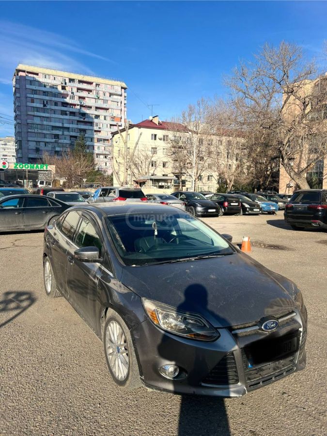 Ford Focus 2012 — photo 2
