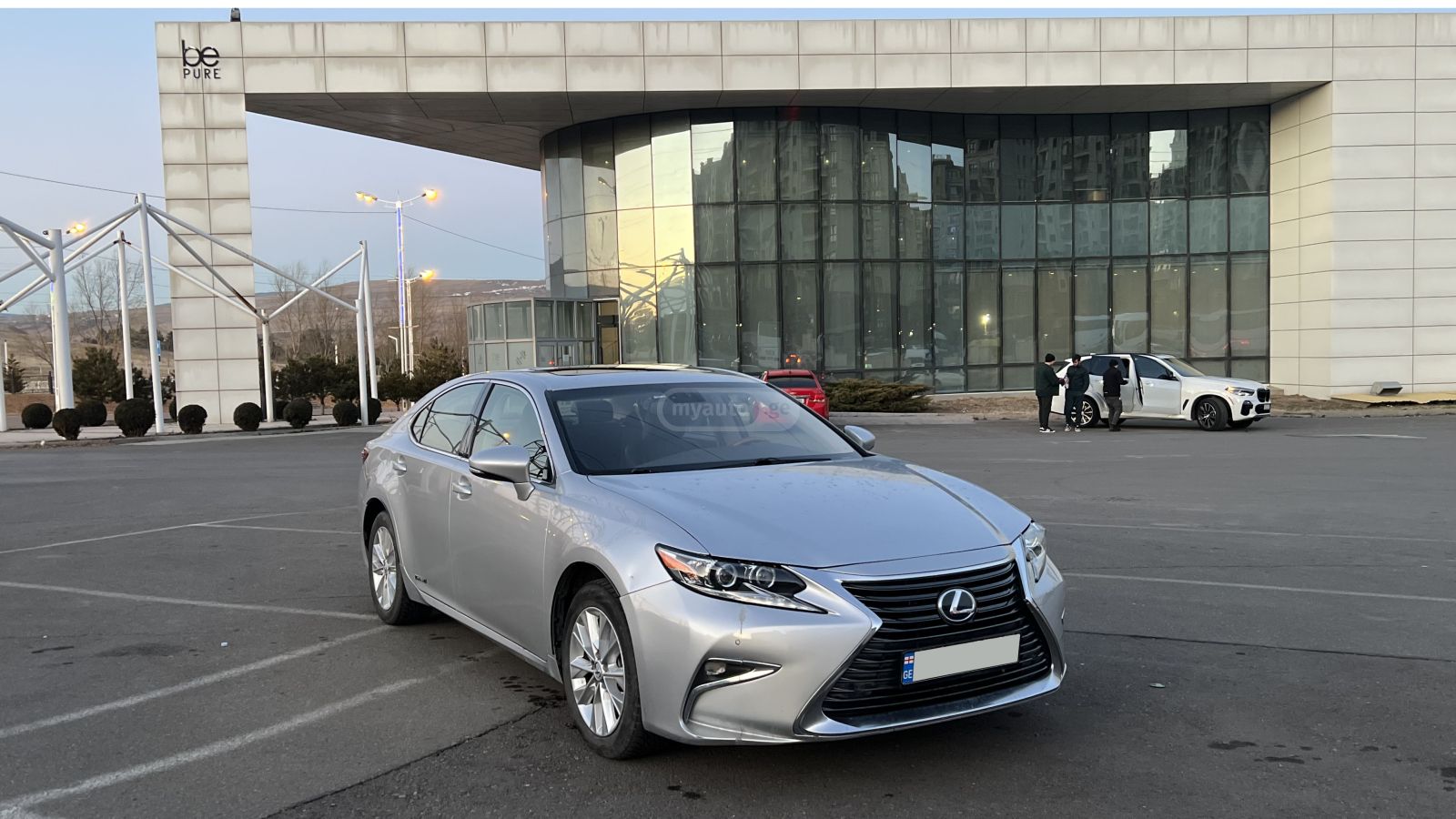 Lexus ES 300 2013 — photo 2