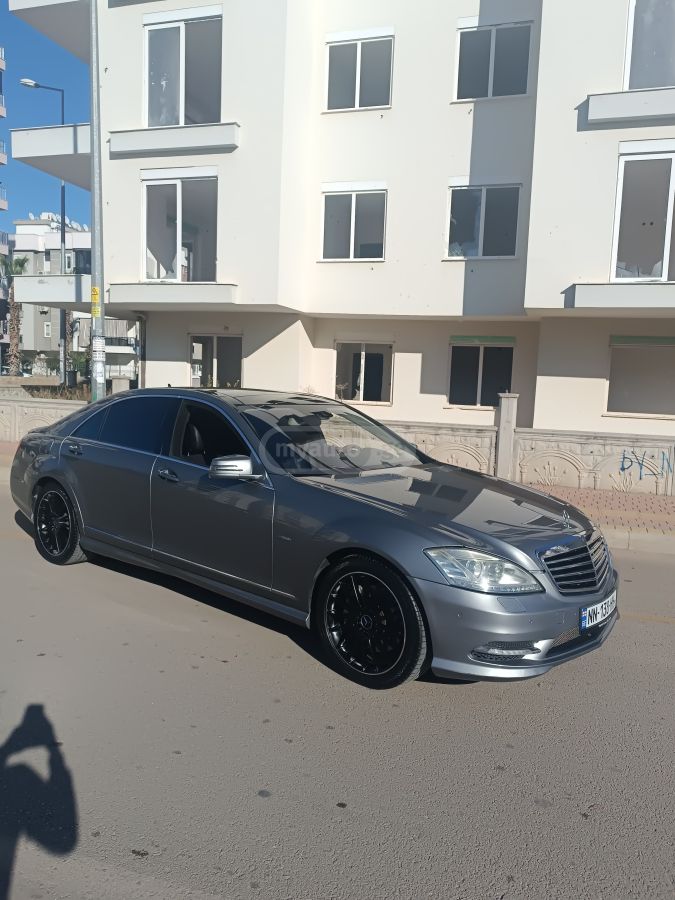 Mercedes-Benz S 550 2011 — photo 2