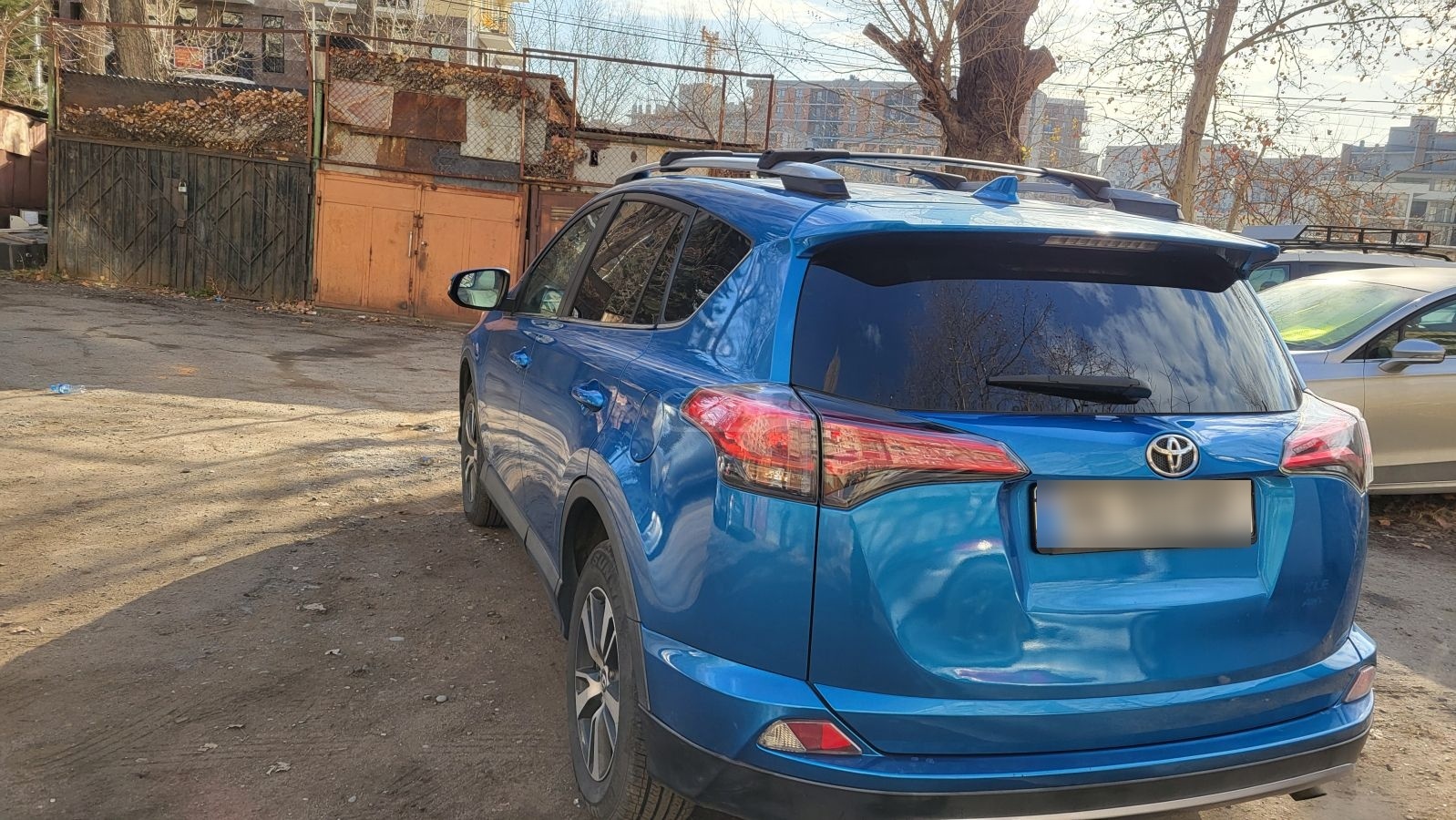 Toyota RAV4 2016 — photo 2